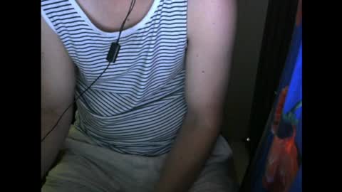 Snapshot of holken89 chatting on 07-19-26, 01:37 holken online show from 07-19-26, 01:37