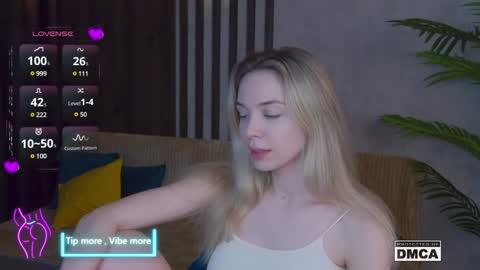 Snapshot of holl1would chatting on 02-04-25, 10:34 My social media links subscribe to support me online show from 02-04-25, 10:34