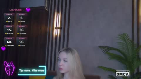 Snapshot of holl1would chatting on 03-05-25, 07:17 My social media links subscribe to support me online show from 03-05-25, 07:17