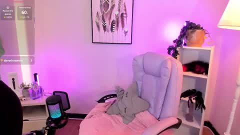 Hollie online show from 04-16-26, 12:06