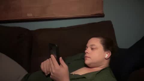 Snapshot of holly23hopefull chatting on 10-31-25, 06:14 Hollys Drive threw Side Of CB. online show from 10-31-25, 06:14