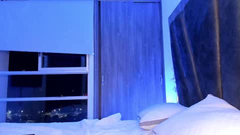 Snapshot of holly_29_m chatting on 01-17-25, 08:45 Mara online show from 01-17-25, 08:45