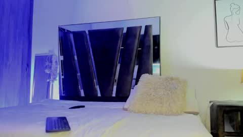 Snapshot of holly_29_m chatting on 10-26-25, 03:45 Mara online show from 10-26-25, 03:45