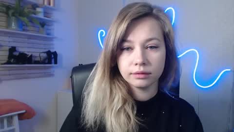 Holly online show from 12-18-24, 04:42