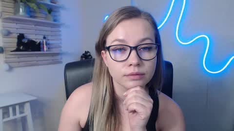 Holly online show from 01-09-25, 06:27