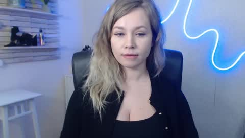 Holly online show from 01-14-25, 06:24