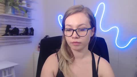 Holly online show from 01-22-25, 06:31