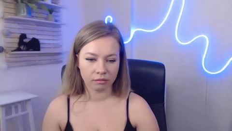 Holly online show from 01-24-25, 07:41