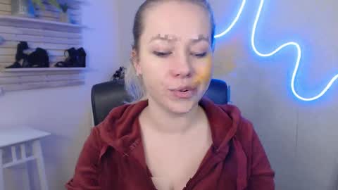 Holly online show from 01-31-25, 08:43