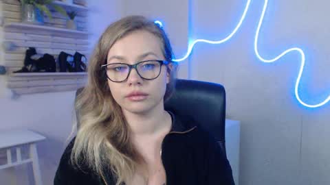 Holly online show from 02-13-25, 05:26