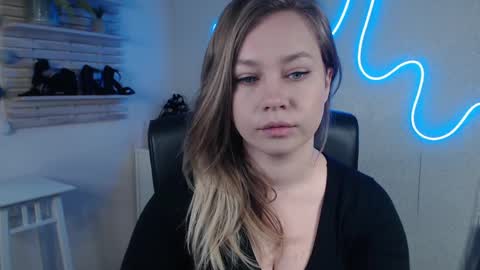 Holly online show from 02-24-25, 12:20