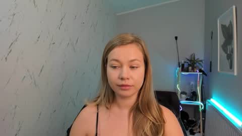 Holly online show from 09-17-25, 06:09