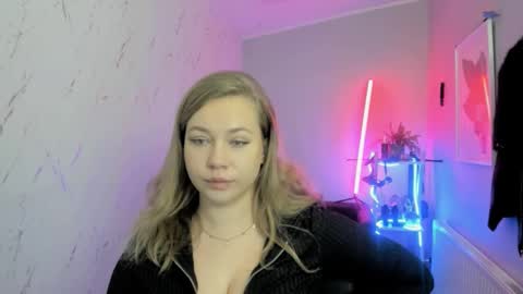 Holly online show from 11-21-25, 09:46