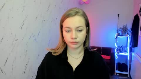 Snapshot of holly_bb95 chatting on 02-04-26, 08:14 Holly online show from 02-04-26, 08:14