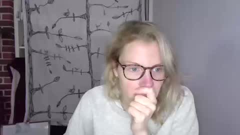 holly_bourbon online show from 10-20-25, 08:20