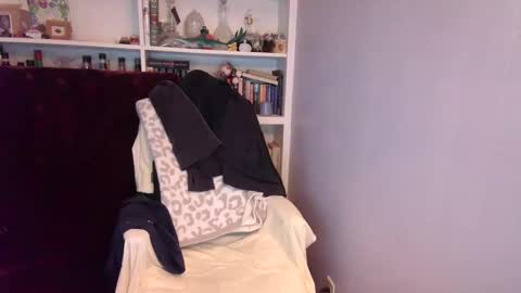 holly_bourbon online show from 03-18-26, 11:19