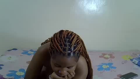 holly molly11 online show from 10-06-25, 09:56