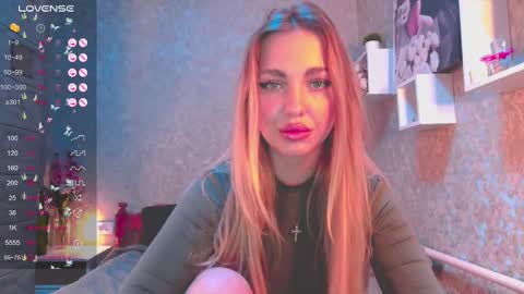 holly_molly8 online show from 12-13-24, 04:27