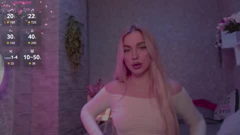 holly_molly8 online show from 10-13-25, 06:41