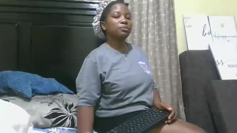 Molly online show from 04-12-26, 10:59