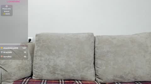 Snapshot of holly_pollyy chatting on 01-22-25, 12:17 Polly online show from 01-22-25, 12:17