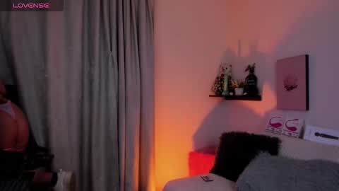 Holly online show from 03-22-26, 01:31