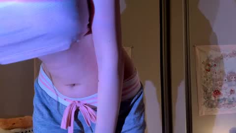 holly_sinner_ online show from 04-15-26, 09:48