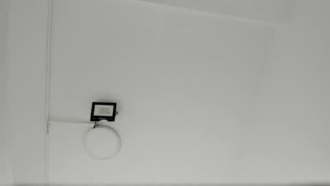 Snapshot of hollyadamss_ chatting on 02-20-26, 12:05 Sofia online show from 02-20-26, 12:05