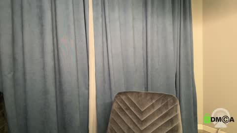 Snapshot of hollyextra chatting on 10-24-25, 03:41 hollyextra online show from 10-24-25, 03:41