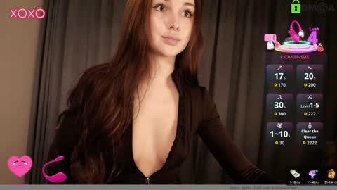 Snapshot of hollyextra chatting on 11-06-25, 10:10 hollyextra online show from 11-06-25, 10:10