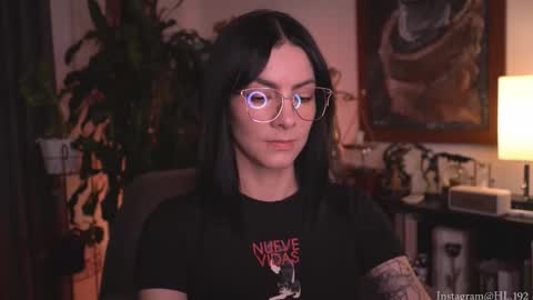 Snapshot of hollylinder_ chatting on 09-25-25, 12:14 Holly Linder online show from 09-25-25, 12:14