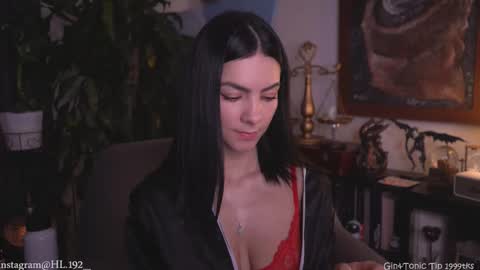 Holly Linder online show from 02-21-26, 01:17