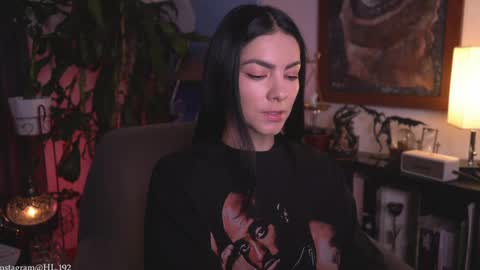 Holly Linder online show from 04-04-26, 01:59