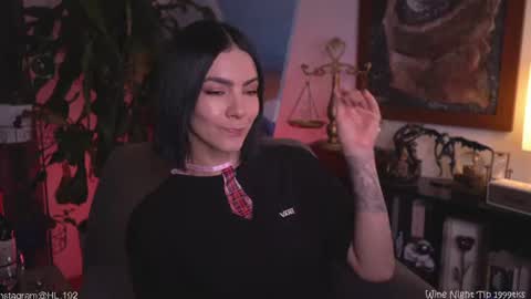Snapshot of hollylinder_ chatting on 07-18-26, 02:27 Holly Linder online show from 07-18-26, 02:27
