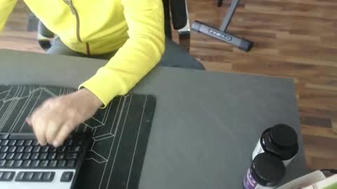 hollymollysucker online show from 02-28-25, 01:03