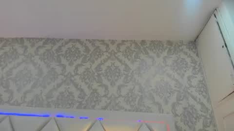 Snapshot of hollyolson chatting on 07-11-26, 12:08 Holly online show from 07-11-26, 12:08