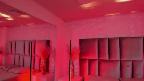 Snapshot of hollypeach_ chatting on 04-24-26, 08:00 hollypeach_ online show from 04-24-26, 08:00