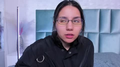 Snapshot of hollypeach_ chatting on 06-29-26, 06:41 hollypeach_ online show from 06-29-26, 06:41