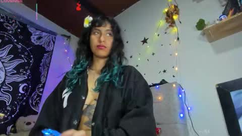 Snapshot of hollypurple chatting on 02-27-26, 02:00 Hades and Persefone online show from 02-27-26, 02:00