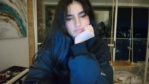 Snapshot of hollyshit_ chatting on 04-29-26, 02:37 hollyshit_ online show from 04-29-26, 02:37
