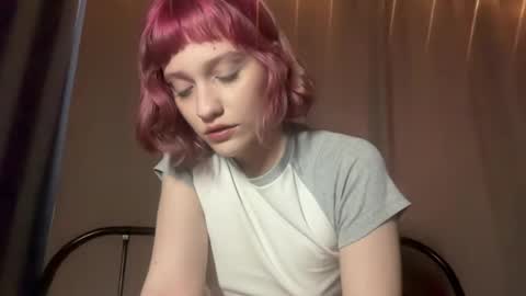 Snapshot of hollyyypoly chatting on 05-31-26, 12:34 hollyyypoly online show from 05-31-26, 12:34