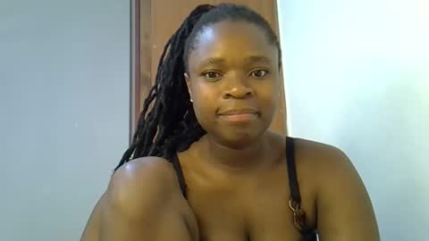 holy_ebony online show from 05-26-26, 08:43