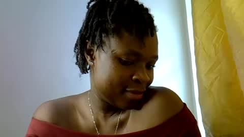 Snapshot of holy_ebony chatting on 06-12-26, 12:15 holy_ebony online show from 06-12-26, 12:15