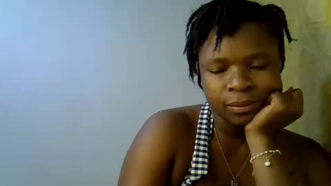 Snapshot of holy_ebony chatting on 06-15-26, 03:31 holy_ebony online show from 06-15-26, 03:31