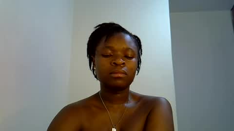 Snapshot of holy_ebony chatting on 06-16-26, 04:48 holy_ebony online show from 06-16-26, 04:48