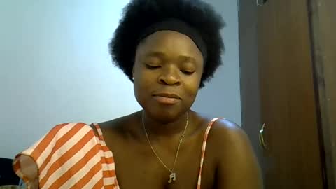 Snapshot of holy_ebony chatting on 06-19-26, 07:17 holy_ebony online show from 06-19-26, 07:17