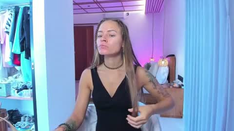 Snapshot of holy_khloe chatting on 07-27-26, 02:40 Kira Purrr online show from 07-27-26, 02:40