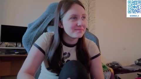 Snapshot of holy_kveta chatting on 02-04-26, 03:12 Kviki online show from 02-04-26, 03:12