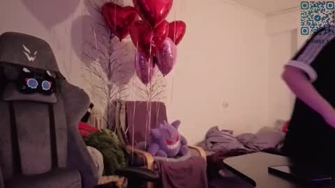 Snapshot of holy_kveta chatting on 02-18-26, 03:13 Kviki online show from 02-18-26, 03:13