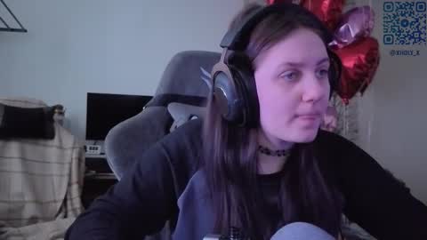 Snapshot of holy_kveta chatting on 02-28-26, 03:51 Kviki online show from 02-28-26, 03:51